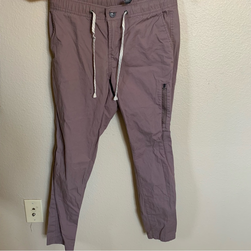 Incredible used condition Vuori ripstop pants